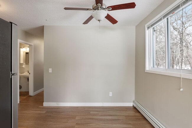 Building Photo - 2 Bedroom, Upper Level Unit for Rent in Coon Rapids! Everything Included but Electric & Internet!