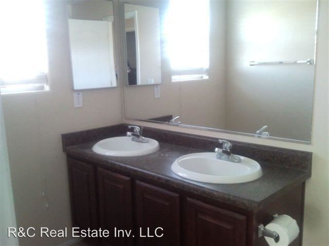 Building Photo - 21117 E Stonecrest Dr