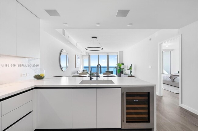 Building Photo - 1116 N Ocean Blvd