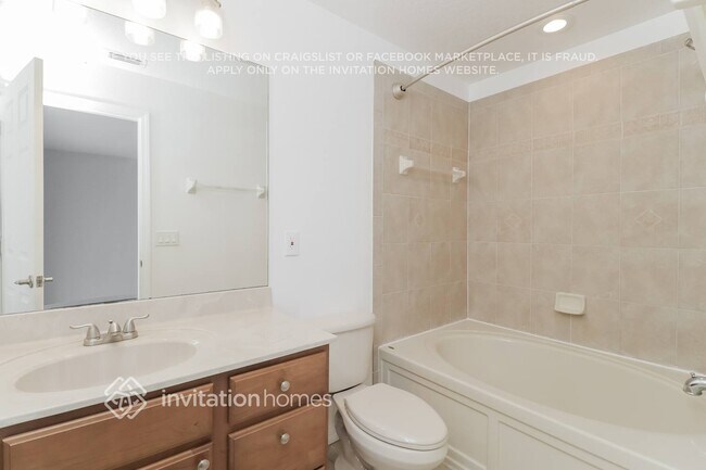 Building Photo - 2421 Lexington Oak Dr