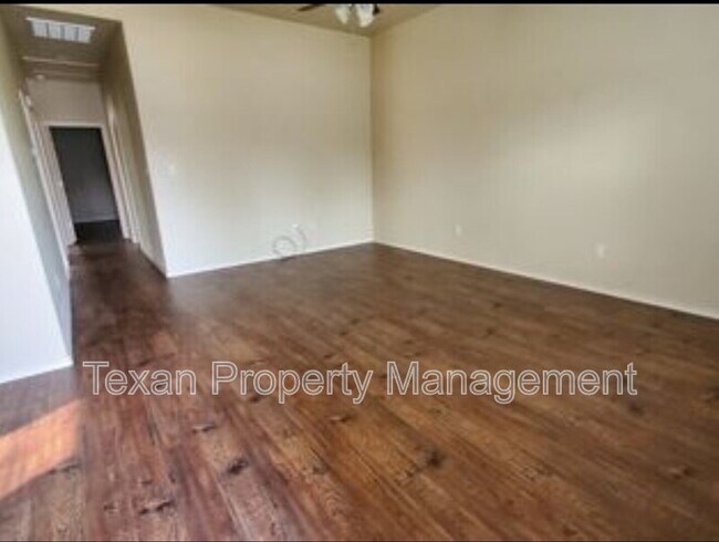 Building Photo - 3710 Mandy Dr
