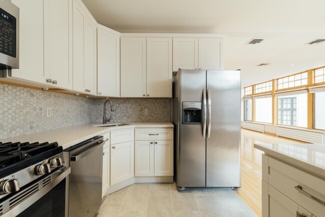 Building Photo - 30 Park Ave