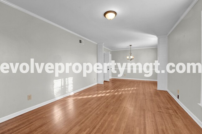 Building Photo - PRIME LOCATION WITH SPACIOUS LIVING!