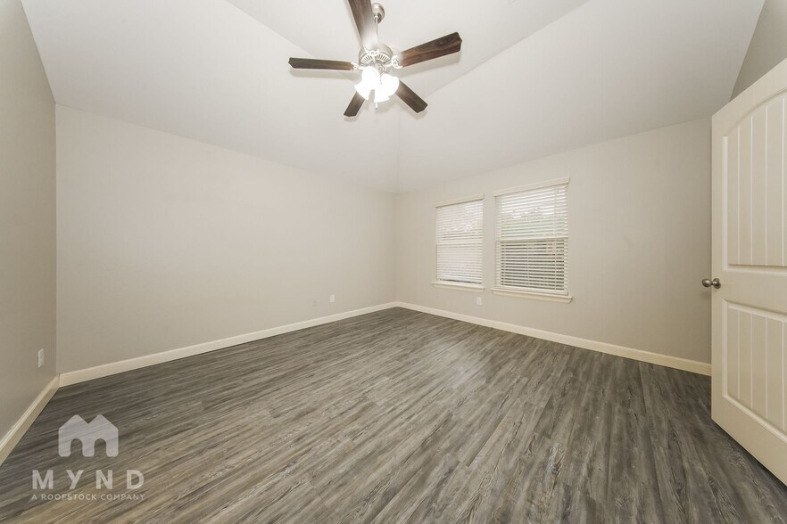 Building Photo - 1013 Merlin Dr