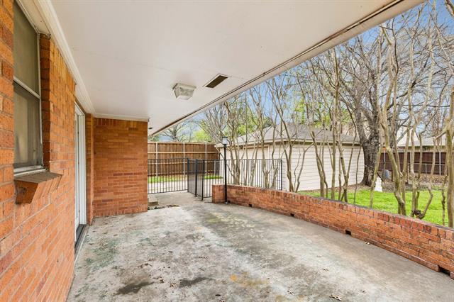 Building Photo - 6311 E Lovers Ln