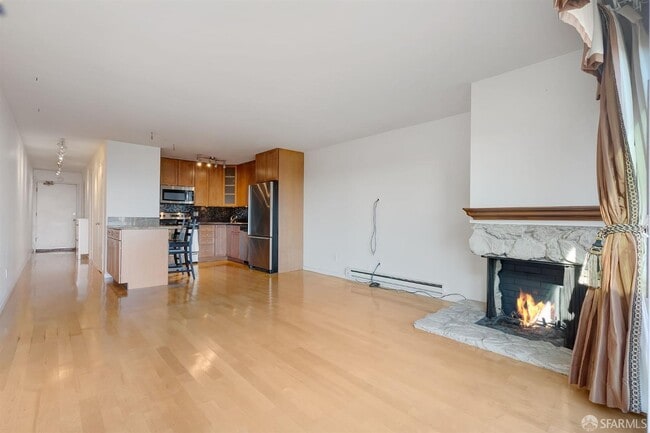 Building Photo - 655 Corbett Ave