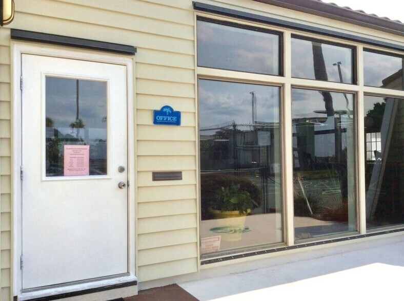 Building Photo - 308 Miracle Strip Pky SW