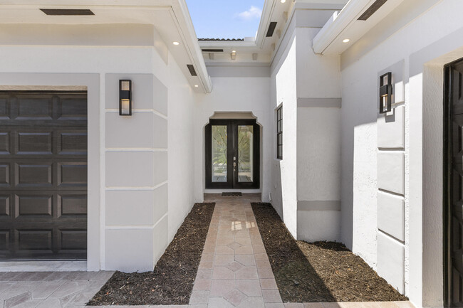 Building Photo - 1256 Beacon Cir