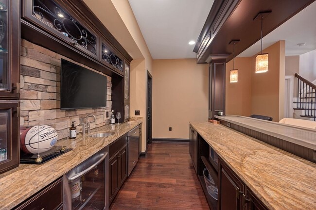 Building Photo - Anderson Township- Immaculate 4 bedroom on...