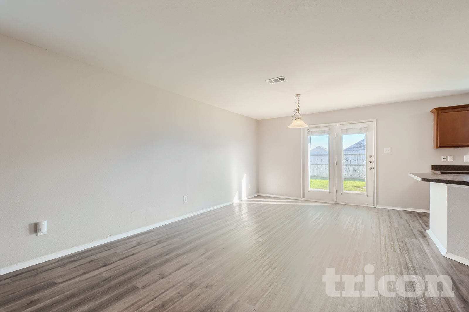 Building Photo - 208 Silver Spur Dr