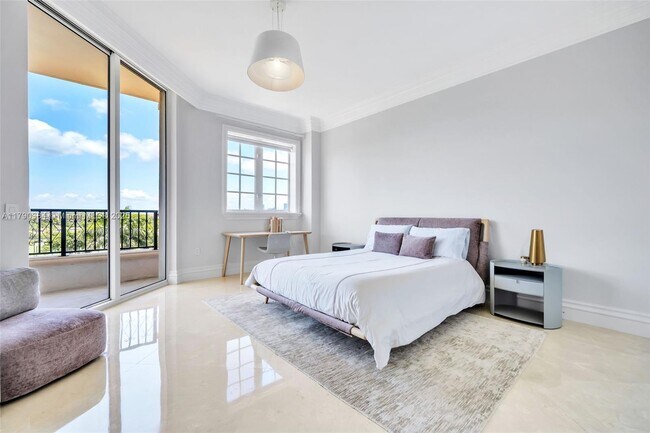 Building Photo - 7154 Fisher Island Dr