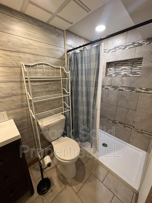 Building Photo - 7800 Happy Jack Rd