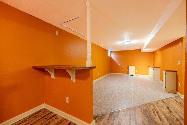 Building Photo - 214 Green Ave
