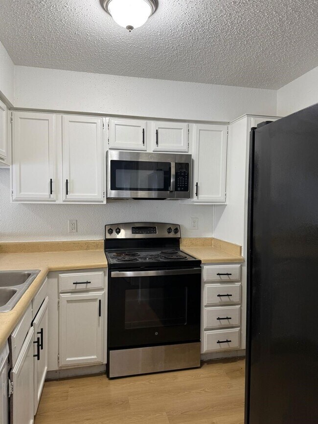 Building Photo - 812 Jefferson Ave