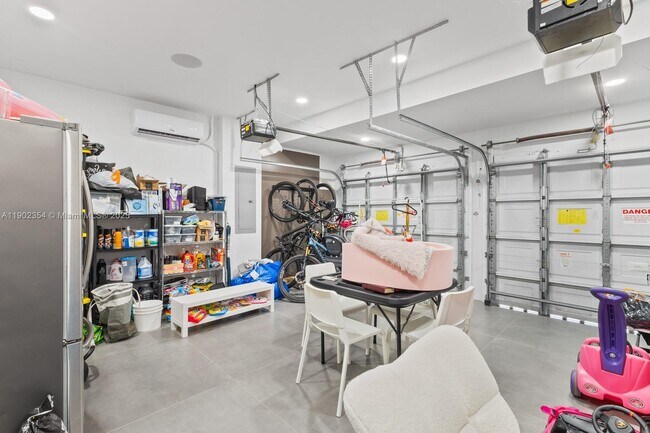 Building Photo - 6358 NW 113th Pl