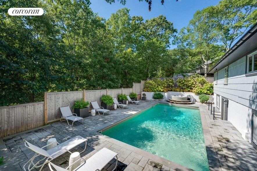 Building Photo - 94 Ridge Rd W