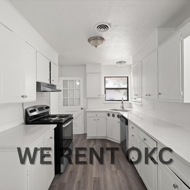 Building Photo - 1625 SW 67th St