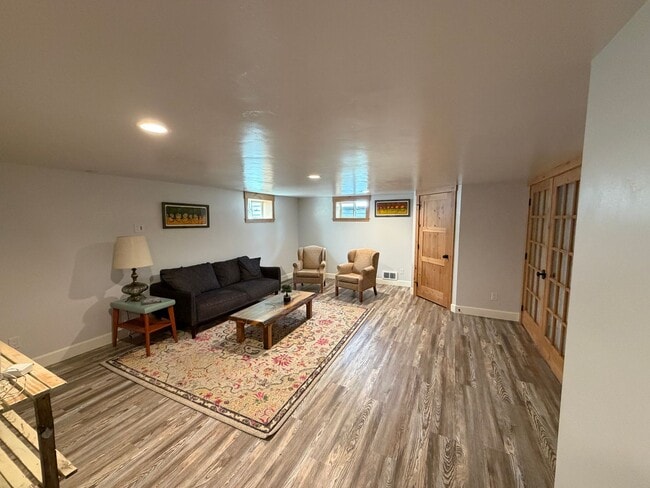 Building Photo - 4 Bedroom Unfurnished Home in Columbia Falls