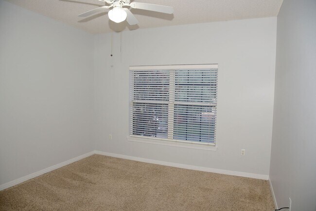 Building Photo - Rare 3 Bedroom Condo in Niceville!