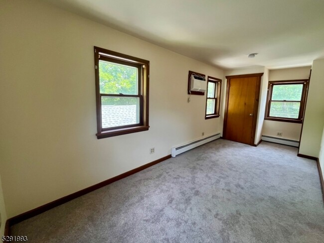 Building Photo - 72 Woodside Ave