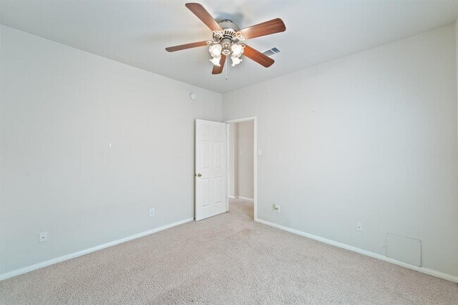 Building Photo - 13738 Sherburn Manor Dr