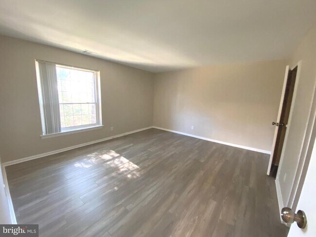 Building Photo - 4000 Gypsy Ln