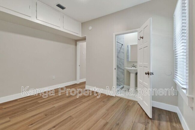 Building Photo - 3714 Morton Ave