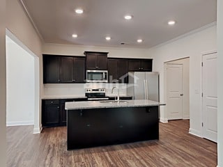 Building Photo - 638 Woodall Rd