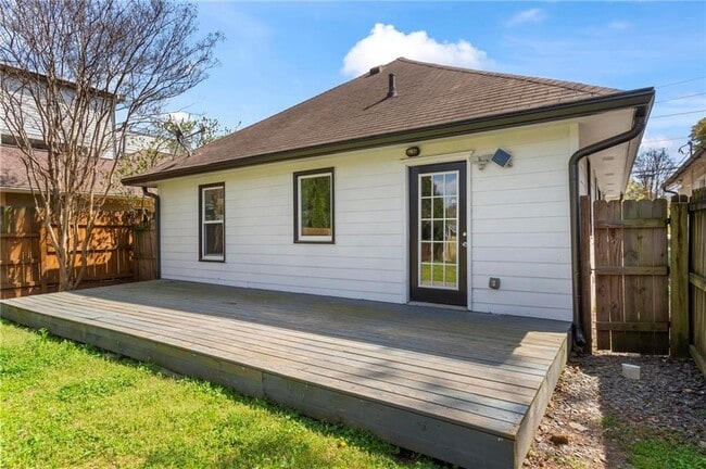 Building Photo - 520 Angier Ave NE