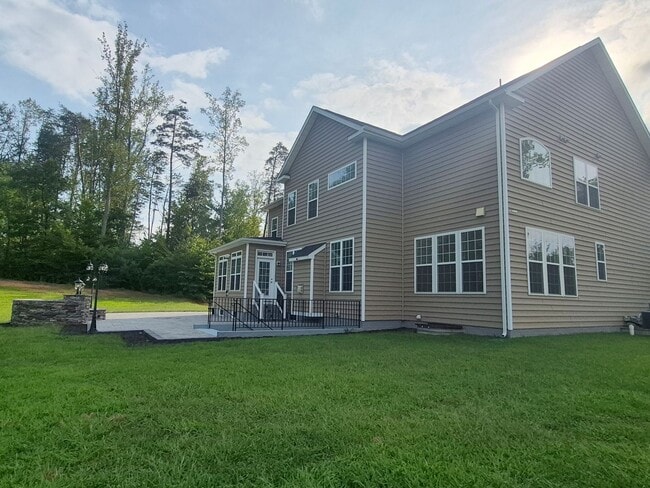 Building Photo - 15 Sweet William Dr