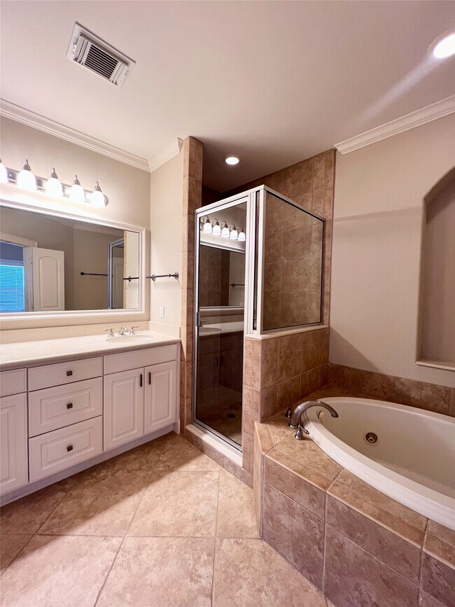 Building Photo - 3000 McCulloch Cir