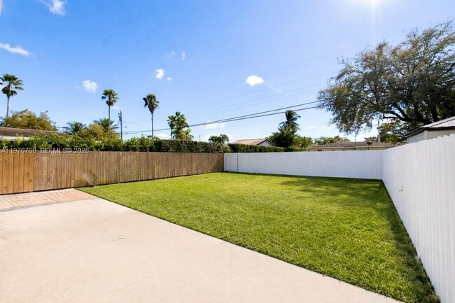 Building Photo - 6416 SW 15th St