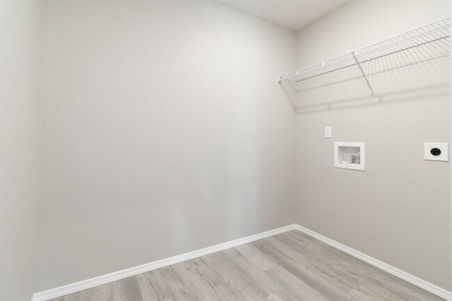 Building Photo - Great four-bedroom home in Northwest Springfield