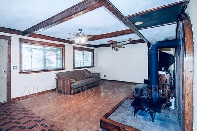 Building Photo - 633 W Briarcliff Rd