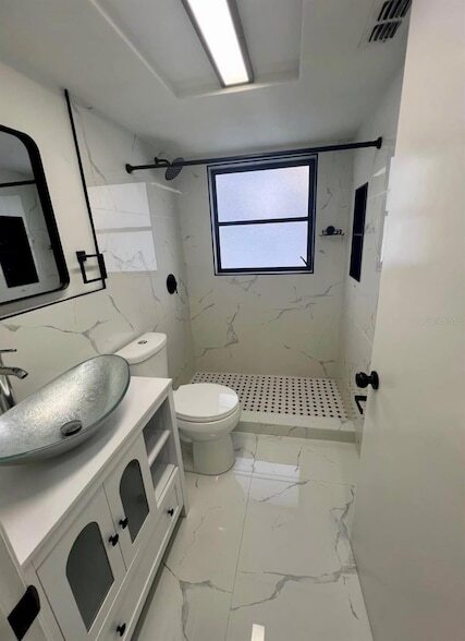 Building Photo - 2101 Hibiscus Rd