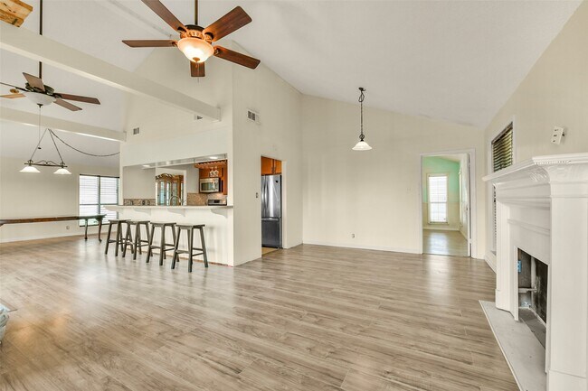 Building Photo - 1073 Redfish St