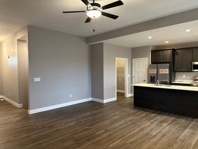 Building Photo - Castles Pines Duplex