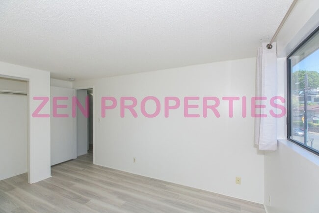 Building Photo - 3 bdrm/ 2.5 bath townhome for rent at Neho...