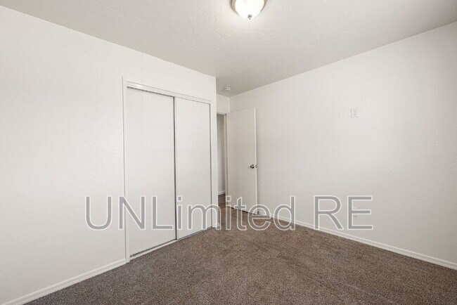 Building Photo - 8430 E Sommer Dr