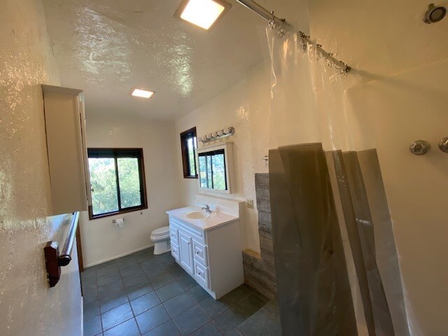 Building Photo - 119 Muerdago Rd