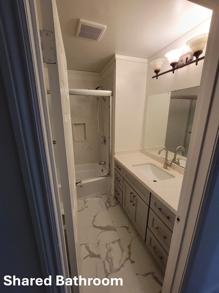 Building Photo - 3415 Camby Rd