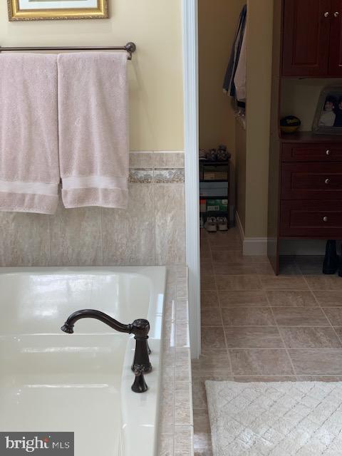 Building Photo - 24900 Fox Run Ln