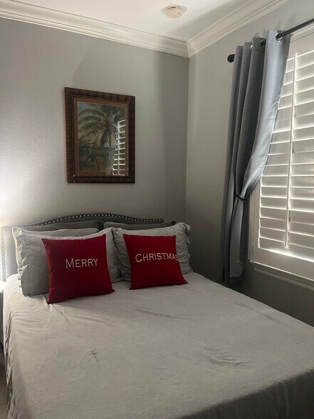 Building Photo - 8418 Lourenco Ln