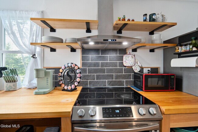 Building Photo - 1136 Enid Rd