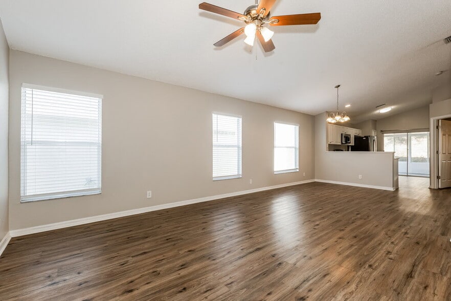 Building Photo - 810 Cape Cod Cir