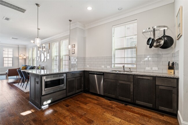 Building Photo - 6759 Highclere Manor Ln