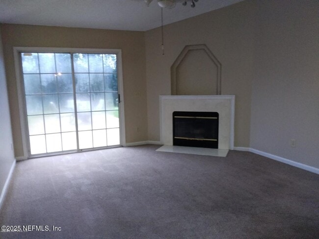 Building Photo - 12895 Bentwater Dr