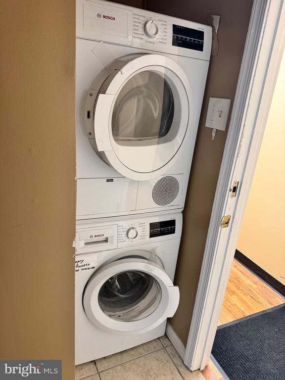 Building Photo - 25 E Bridge St