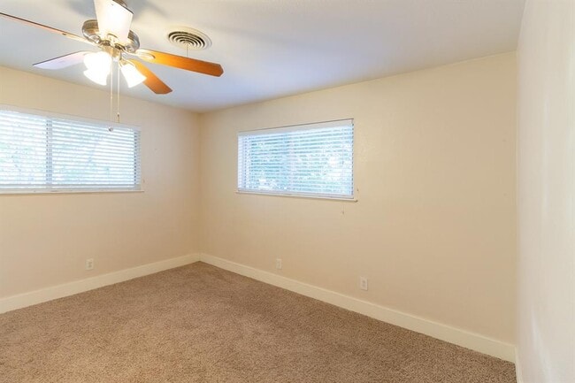Building Photo - 2604 Rock Terrace Dr