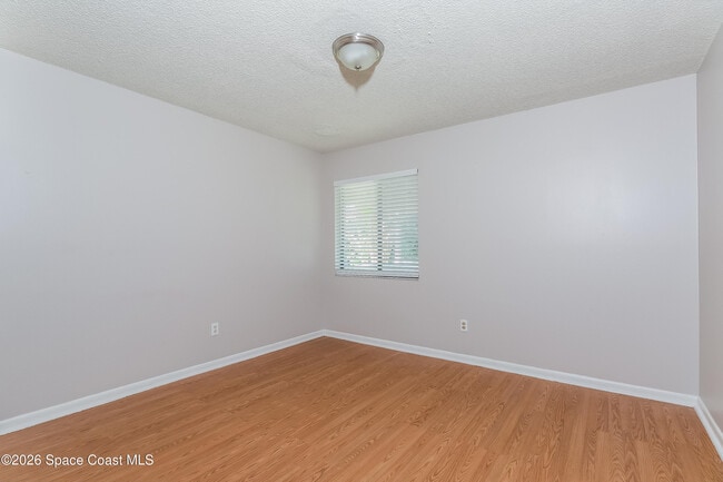 Building Photo - 1656 Parakeet Ct